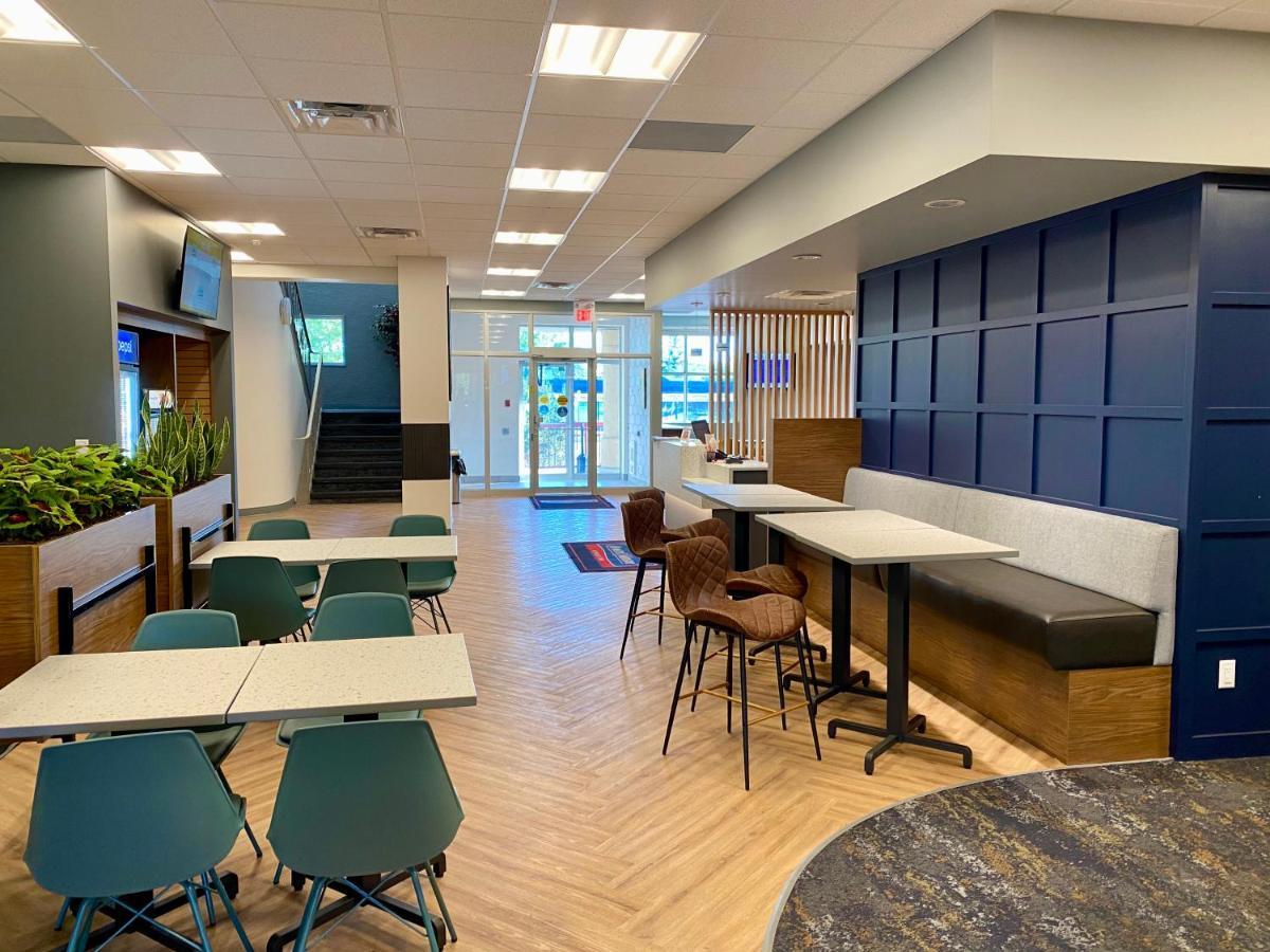 Howard Johnson By Wyndham Winnipeg West Dış mekan fotoğraf