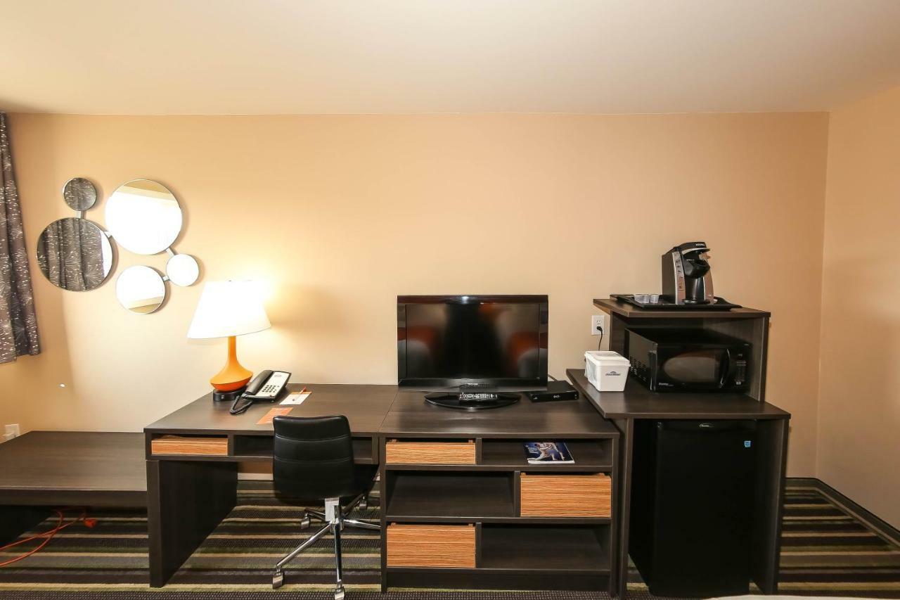 Howard Johnson By Wyndham Winnipeg West Dış mekan fotoğraf